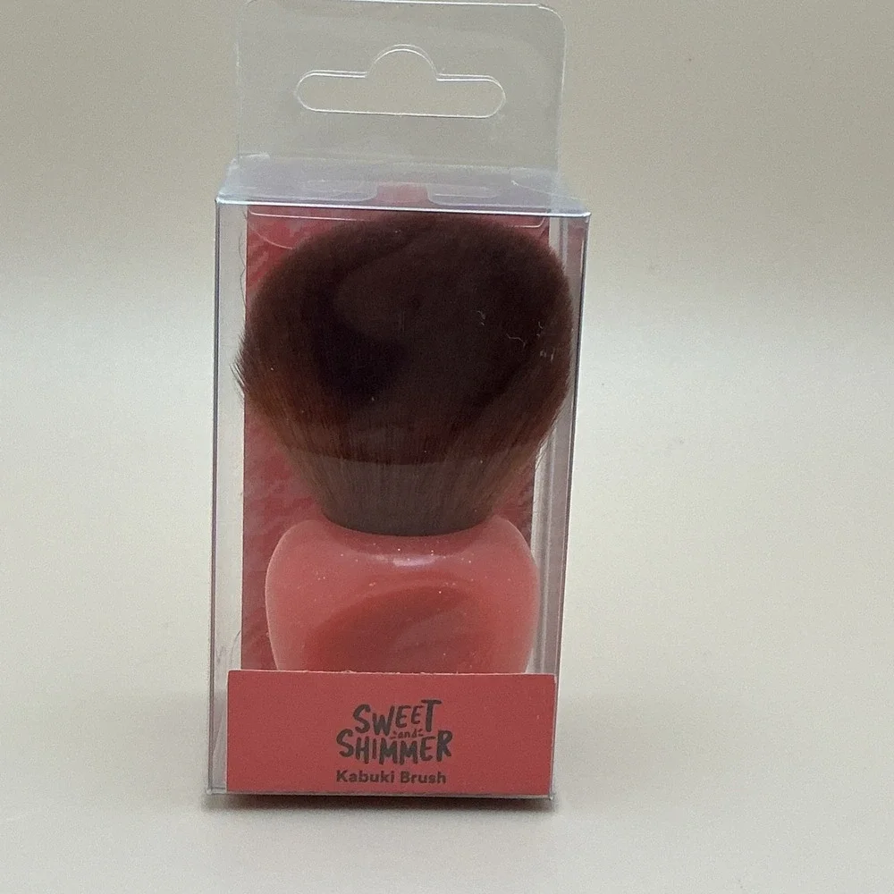 Sweet‎ and Shimmer, Kabuki Brush, from Ulta